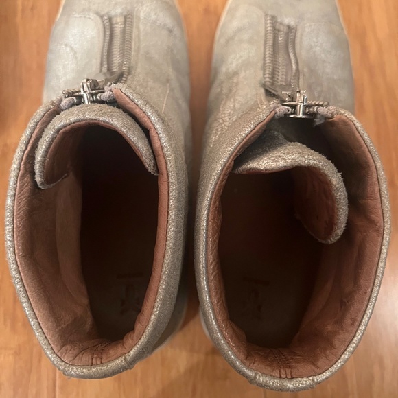Frye Lena Silver leather zip high tops - Picture 7 of 7